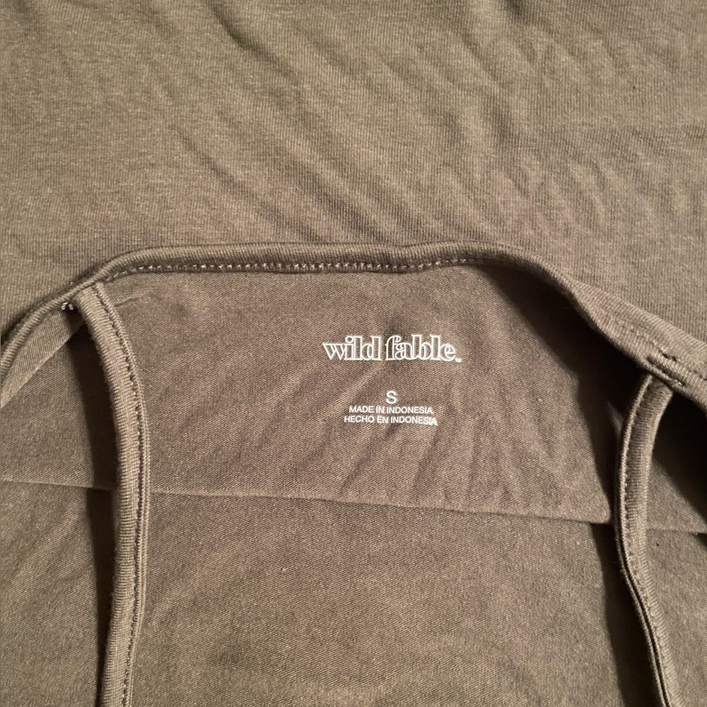 Cropped Tank Top - Picture 3 of 3
